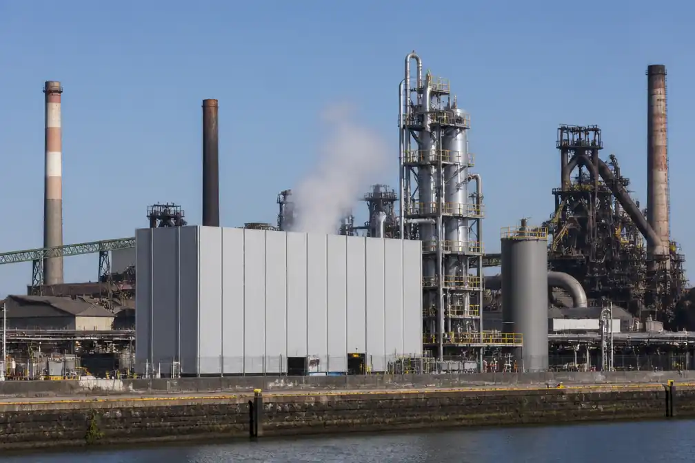 ArcelorMittal plaatst geluidsisolatie rond Steelanol-installatie in Gentse haven