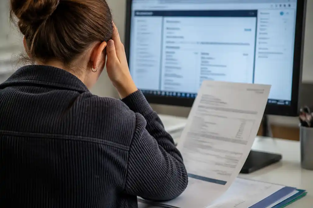 Belastingdienst overschat inkomens, duizenden euro's te veel betaald