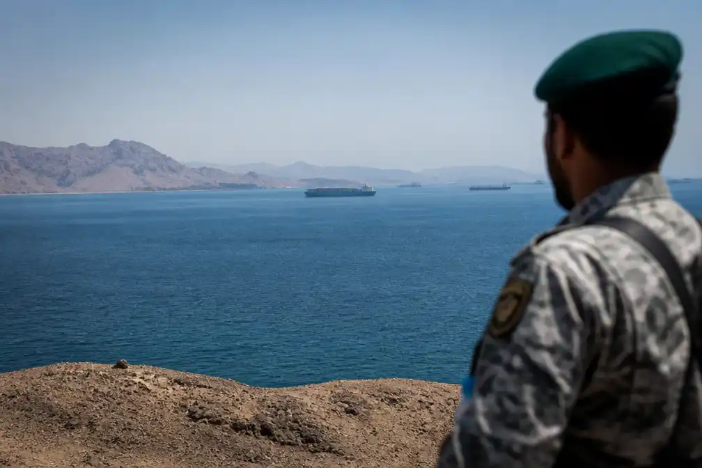 Iran eist terugtrekking VS en schadevergoeding voor heropening Straat van Hormuz