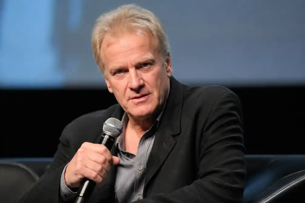 Christopher Lambert zakt in elkaar op comic con Pittsburgh, maakt het weer goed