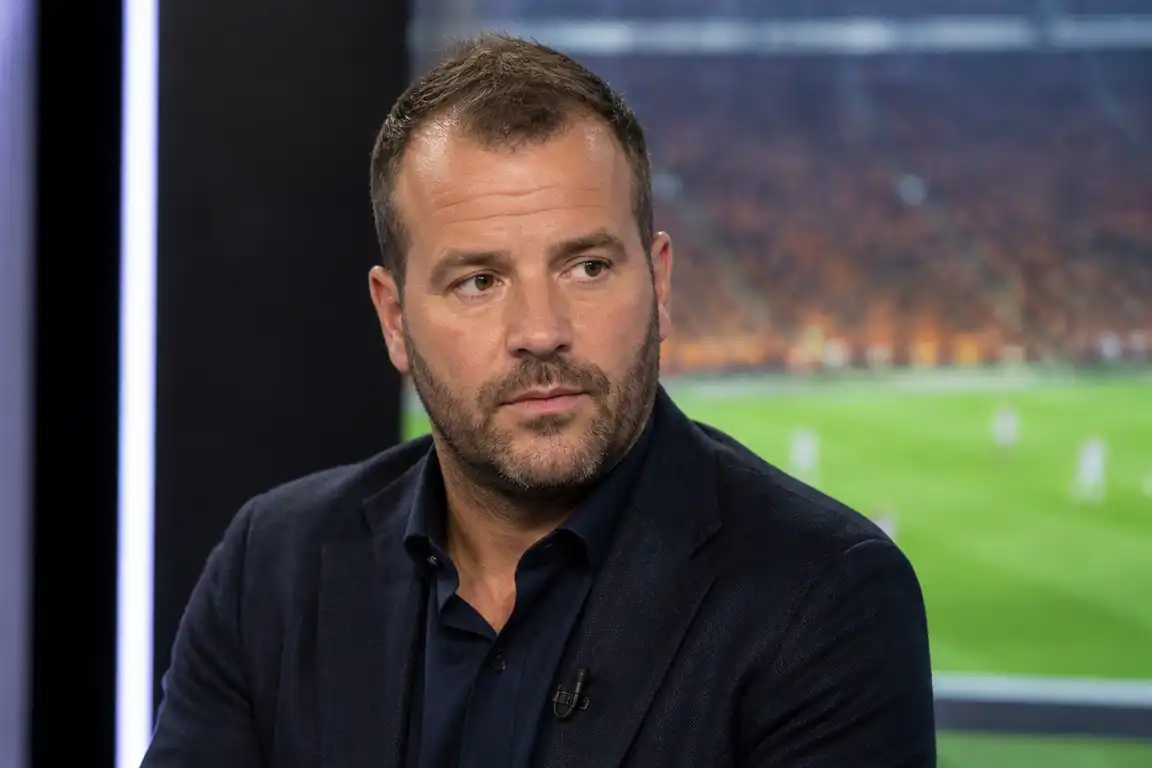 Van der Vaart biedt excuses aan voor 'grap' over Japanse spelers na WK-gelijkspel