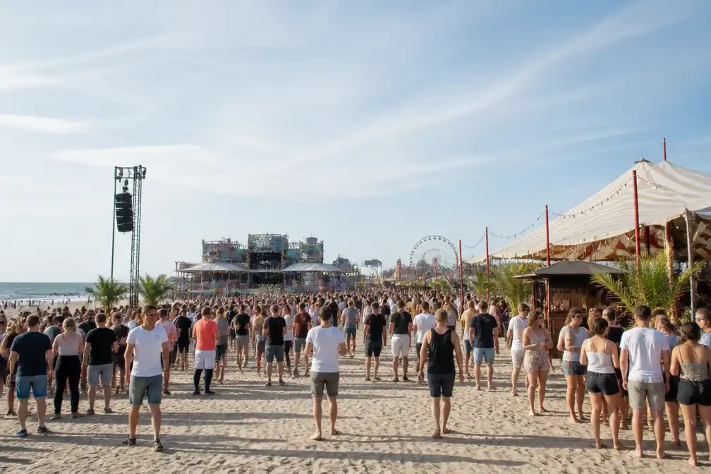 Win kaarten en 150 euro tegoed voor Live On The Beach in Scheveningen