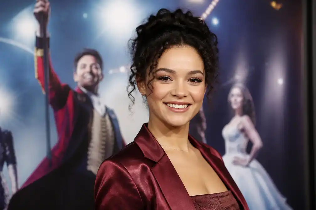 Collega's feliciteren Vajèn van den Bosch met hoofdrol in West End-musical