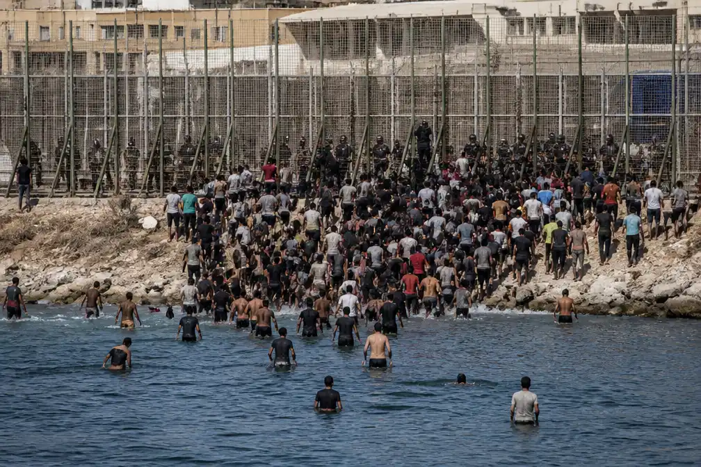 EU: desinformatie wakkerde massale grensbestorming Ceuta aan