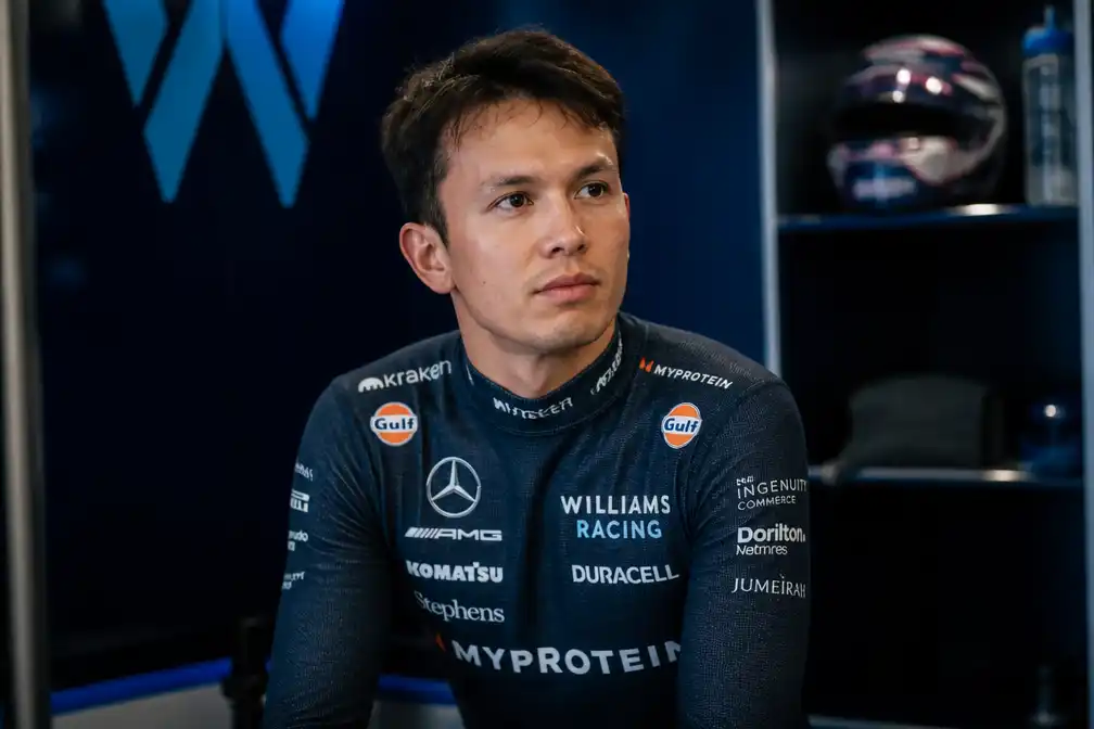 Williams bevestigt: Albon blijft actief als F1-coureur