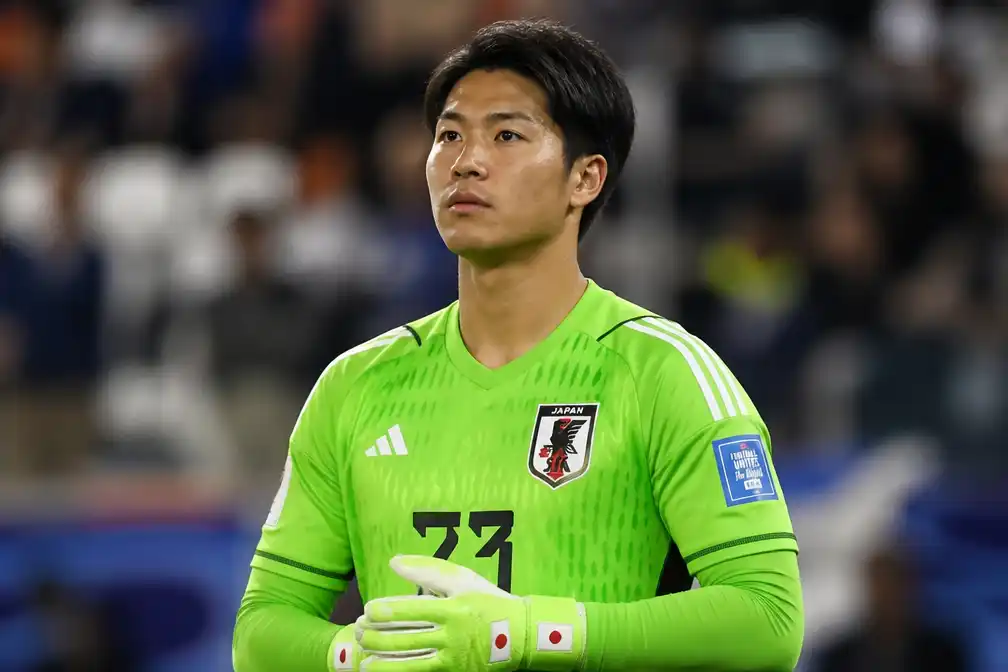 Aston Villa legt Japanse doelman Zion Suzuki vast