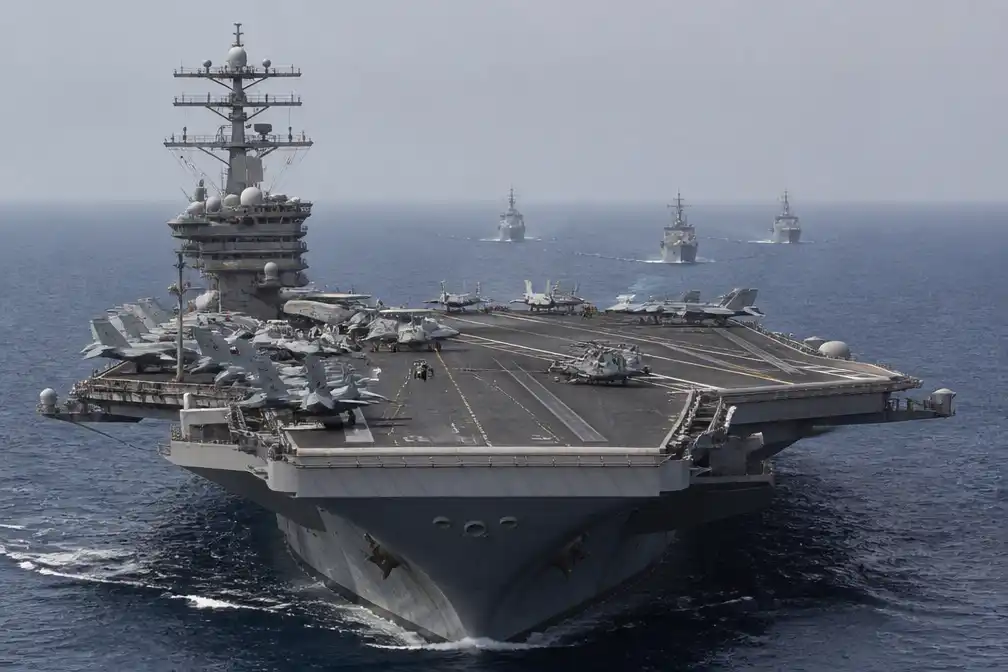 USS Lincoln keert terug nu oorlog in Iran bevoorrading in Golf van Oman onmogelijk maakt