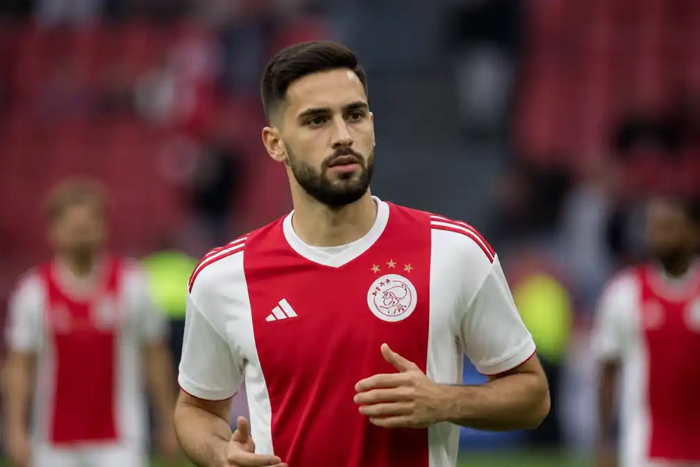 Ajax en Lazio akkoord over verhuur Josip Sutalo, optie tot koop bedongen
