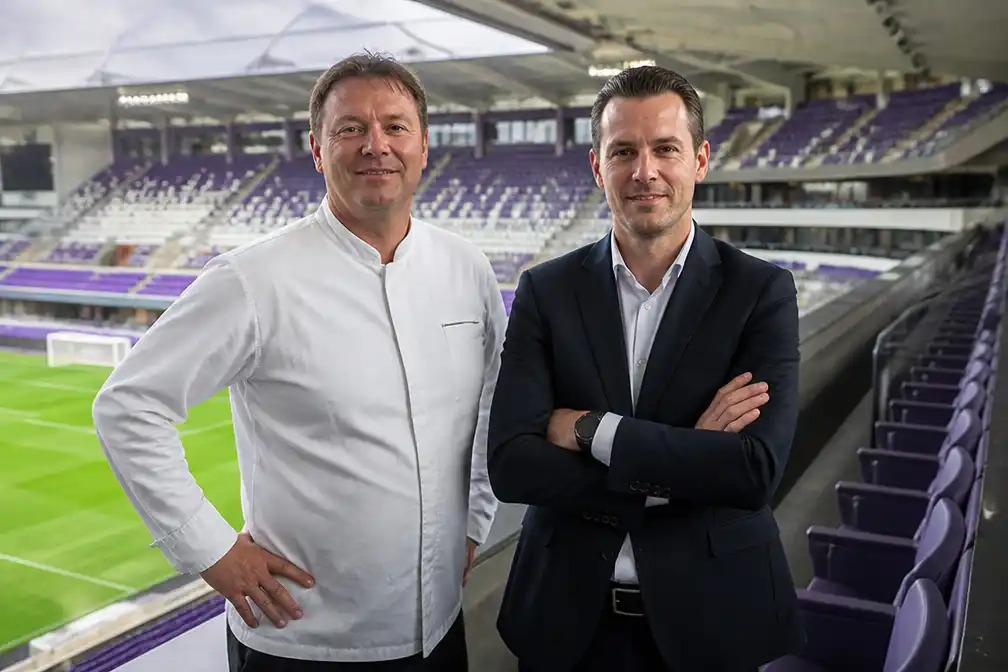 Sir Kwinten baat Saint-Guidon in Lotto Park van Anderlecht uit