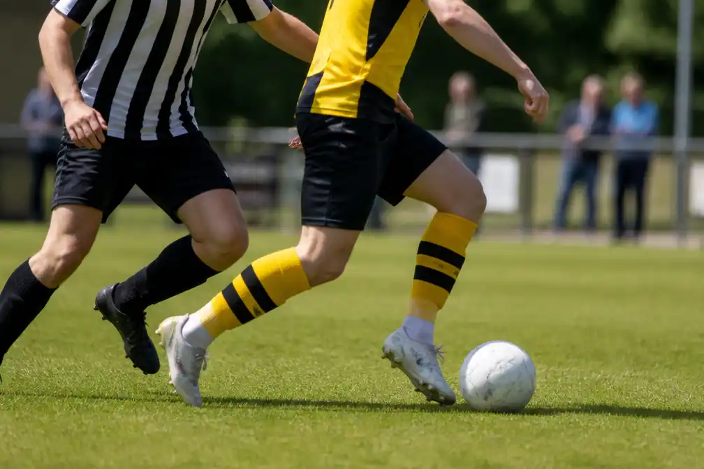 Jonge voetballers voelen druk van OJC Rosmalen: 'Tekenen of vertrekken'