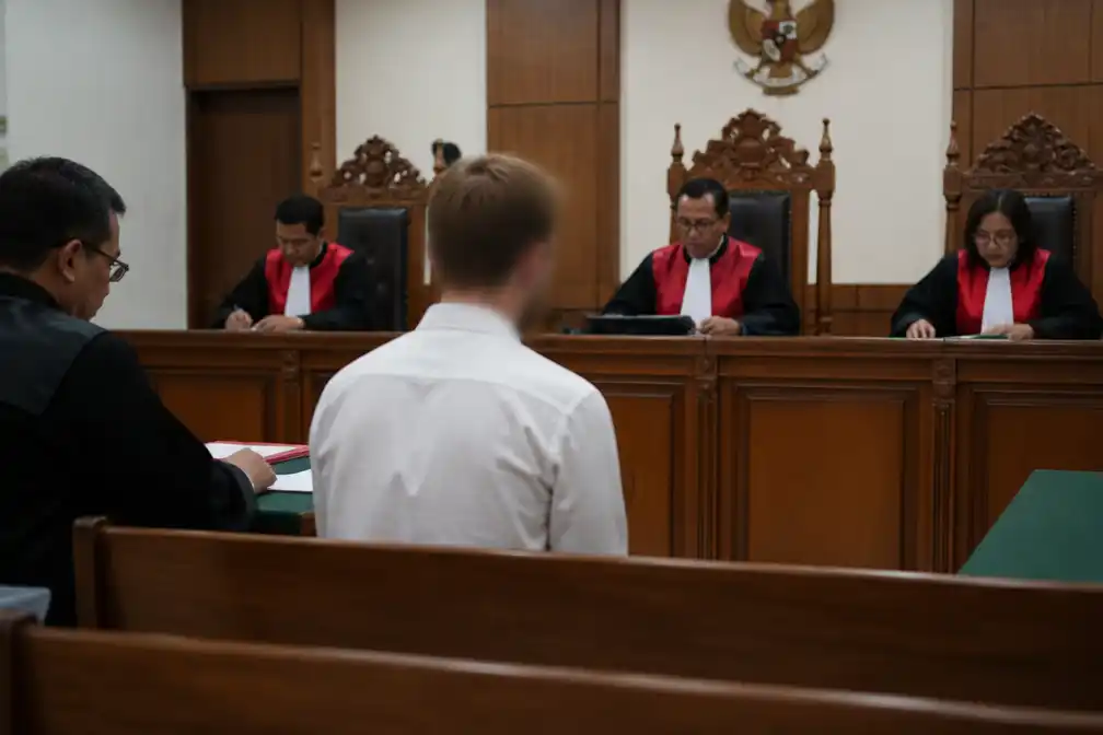 Balinese rechtbank veroordeelt Zwitserse toerist tot celstraf na belediging Dag van de Stilte