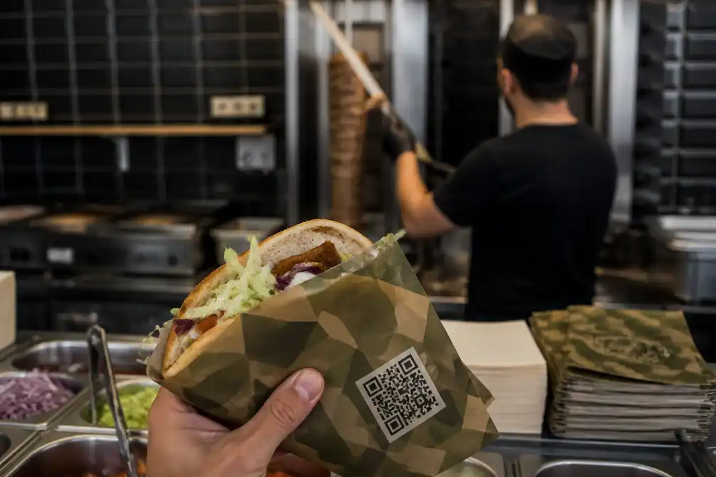 Bundeswehr werft via QR-code op kebabpapier 73.000 extra militairen