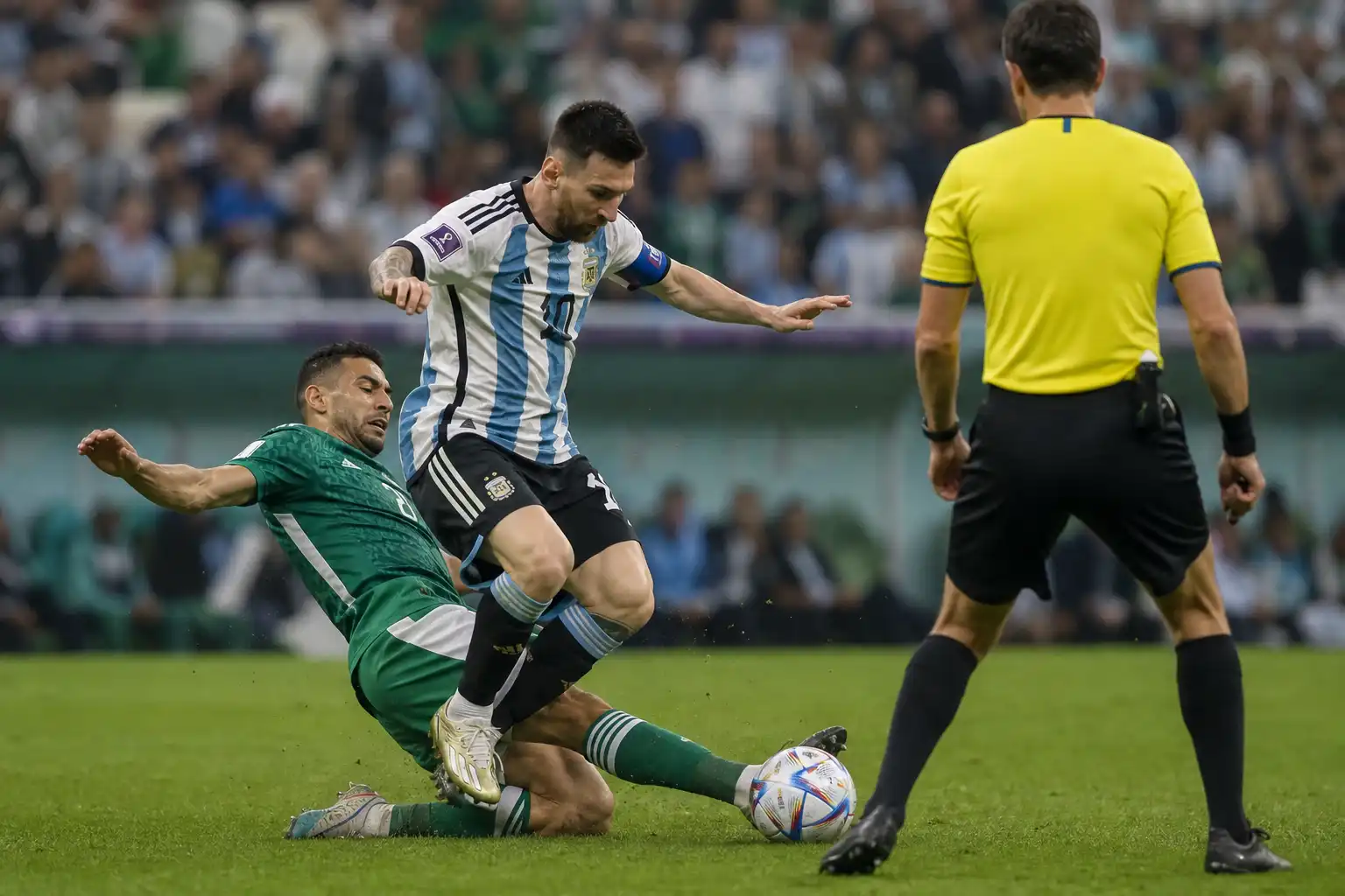 Algerije dient klacht in bij FIFA om scheidsrechter na verlies tegen Argentinië