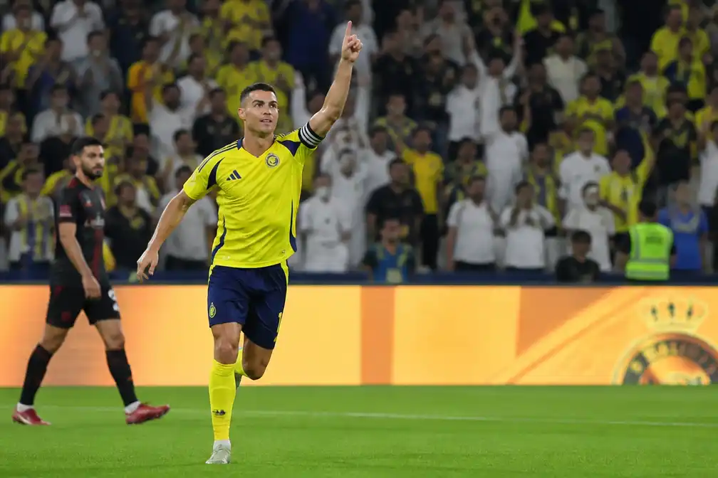 Reijnders begint op bank bij Al-Qadsiah; Ronaldo scoort eerste goal voor Al-Nassr