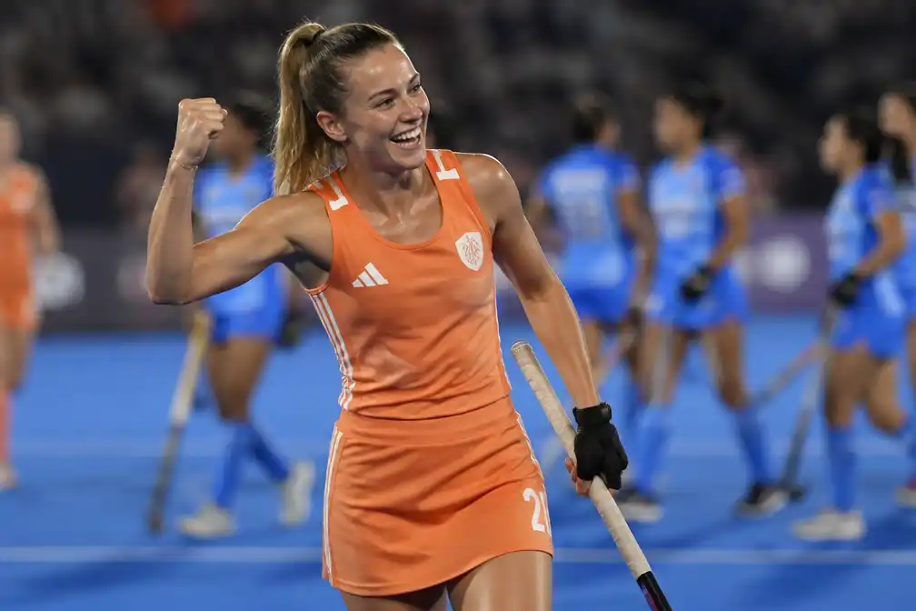 Matla bezorgt Oranje met strafcorner plek in halve finale WK