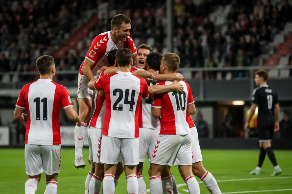 FC Emmen en MVV winnen ook derde duel in eerste divisie