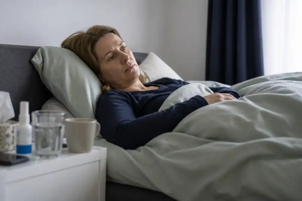 Oud-juf Ellie (47) sinds corona 16 tot 20 uur per dag op bed