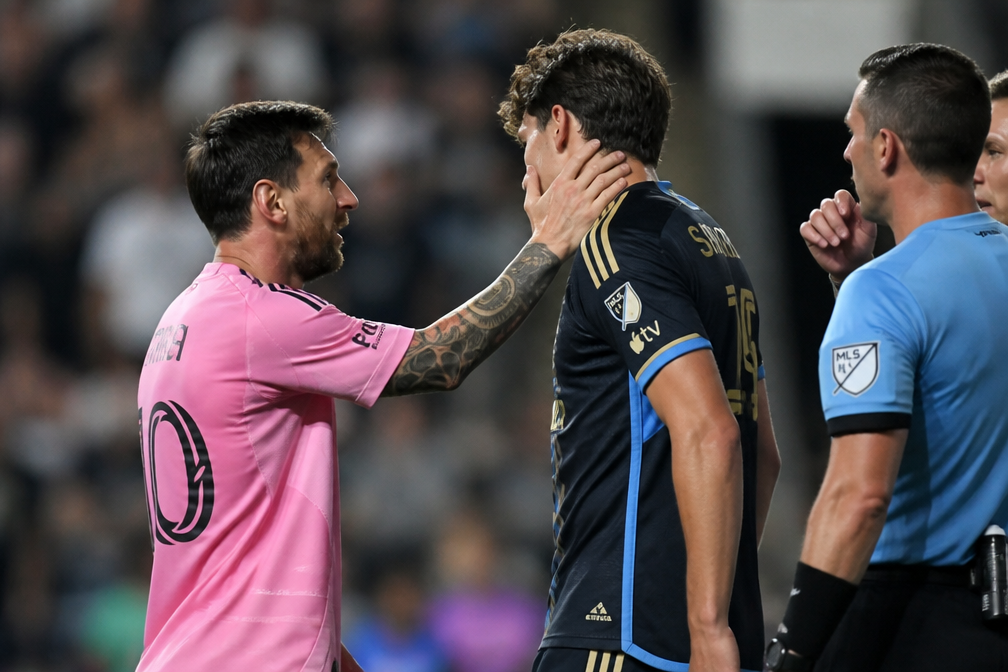 MLS beboet Lionel Messi voor tik in nek van Quinn Sullivan