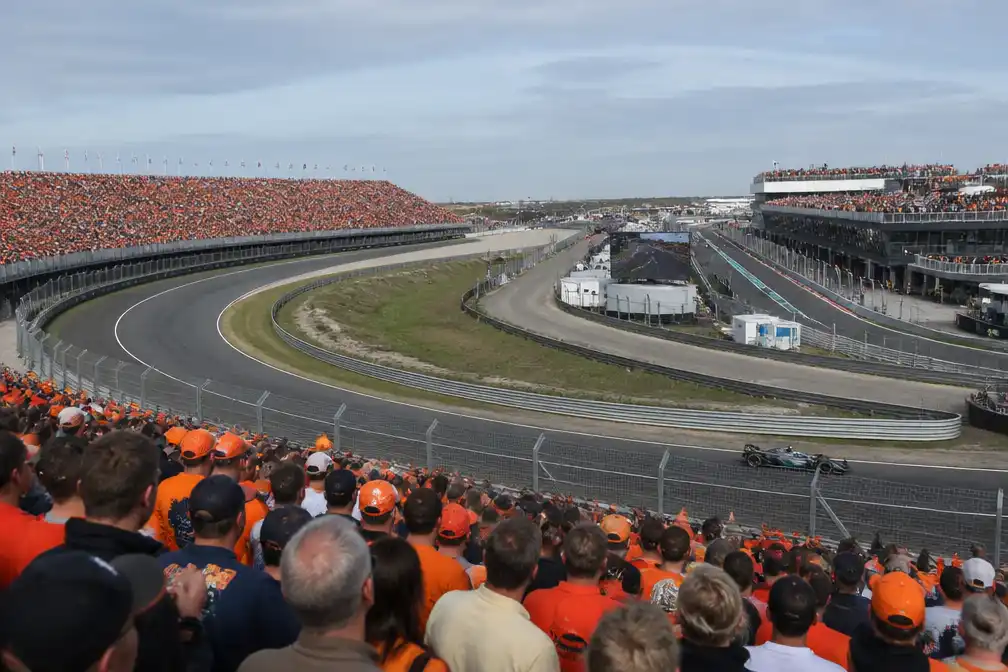 Eerste F1-sprintrace ooit in Zandvoort met volle tribunes