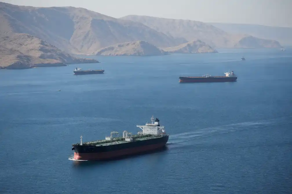 Iran garandeert Iraakse olietankers veilige doortocht Straat van Hormuz