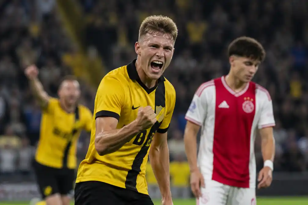 Late kopbal Reulen bezorgt NAC Breda 3-2 zege op Jong Ajax
