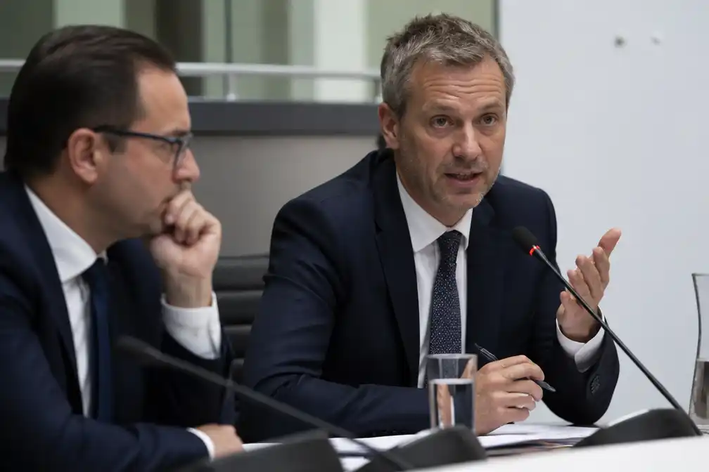 Minister Quintin pareert PS-kritiek na schietpartij op politiekantoor in Anderlecht