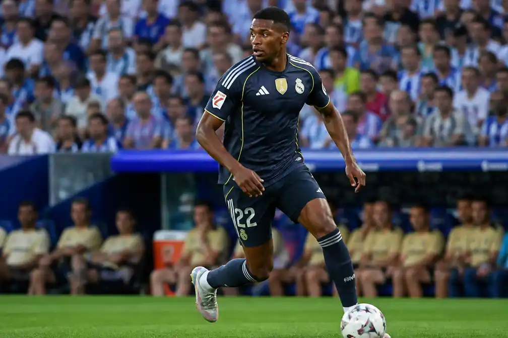 Denzel Dumfries debuteert voor Real Madrid met 2-1 zege op Espanyol