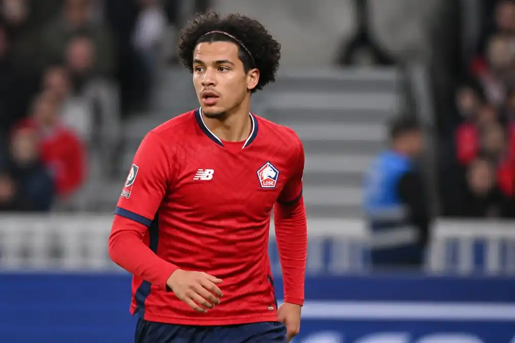 Lille bevestigt naderende transfer Bouaddi naar Manchester City