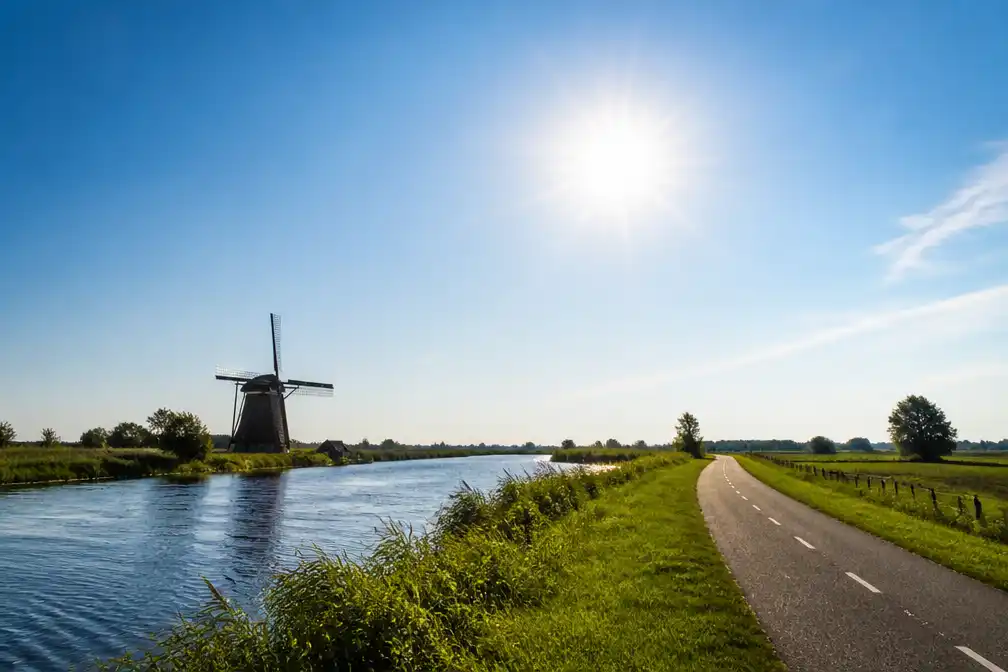 Zonnige start van de week in Nederland met temperaturen tot 24 graden