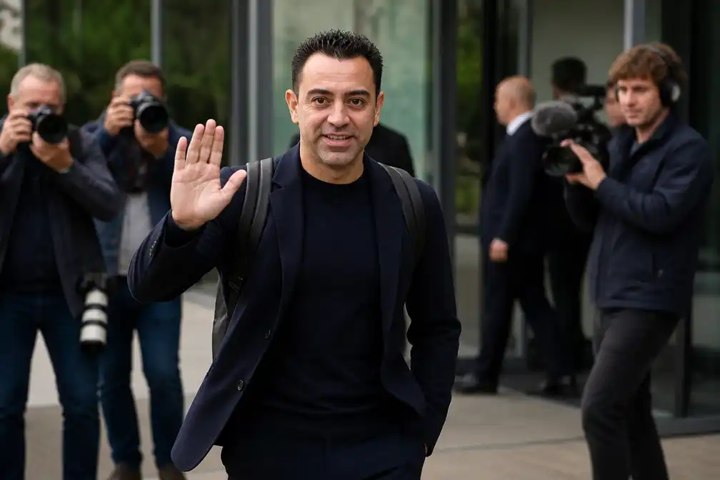 Nieuwe Oranje-bondscoach Xavi aangekomen op KNVB Campus in Zeist