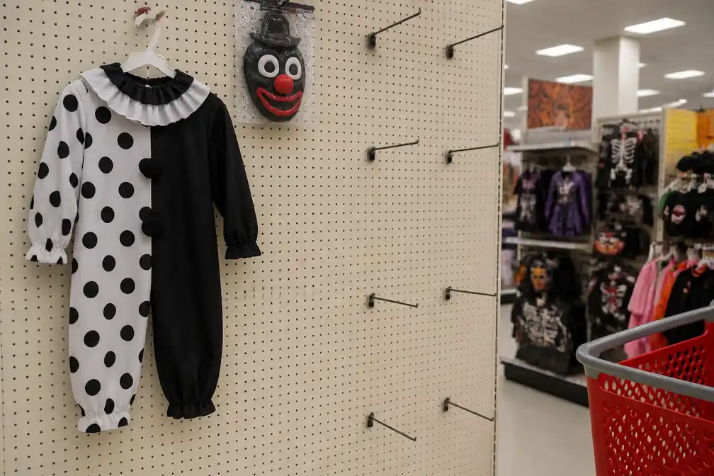 Target haalt clownspak voor kinderen uit rekken na ophef over blackface-gelijkenis