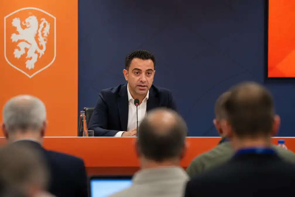 Xavi Hernández gepresenteerd als nieuwe bondscoach van Oranje