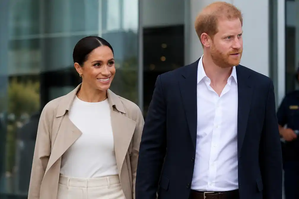 Prins Harry en Meghan aangekomen in VK, melden berichten