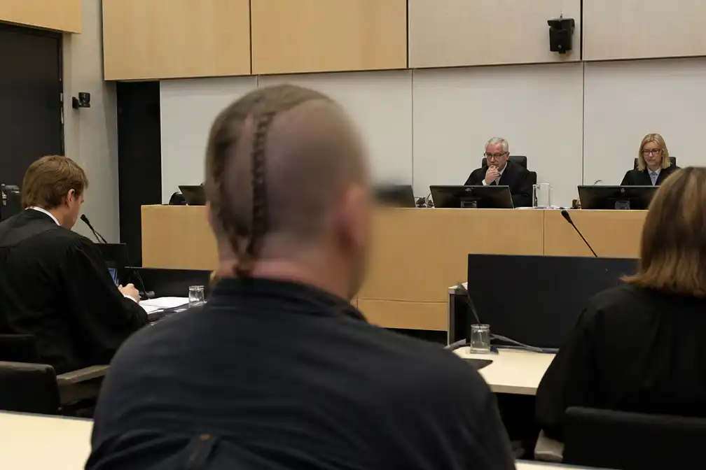 OM eist vier jaar cel tegen ex-bassist van Heideroosjes om misbruikbeelden