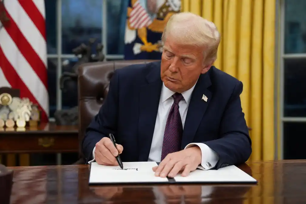 Trump hernoemt Lake Ontario per decreet tot Lake America