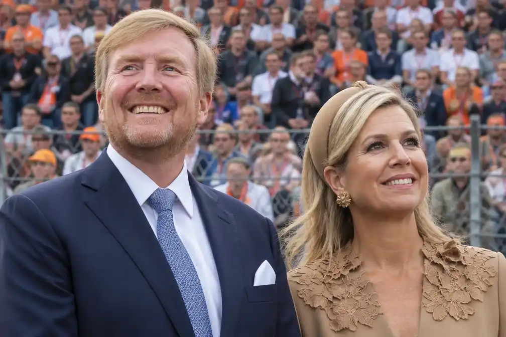 Oranje Franje: gebit koning Willem-Alexander opvallend bleker na vakantie