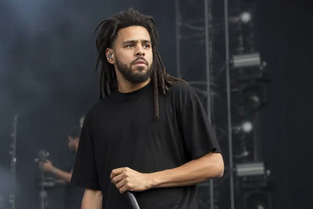 J. Cole zegt optreden Sacramento af na overlijden crewlid
