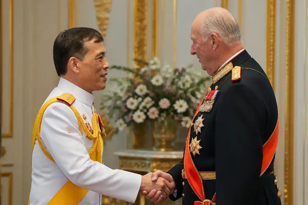 Thaise koning betuigt medeleven na overlijden Noorse koning Harald