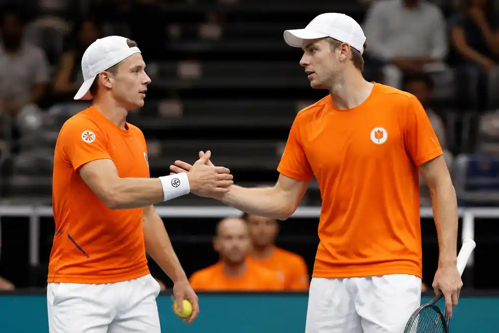 Griekspoor en Van de Zandschulp terug in Davis Cup-team voor duel met Colombia