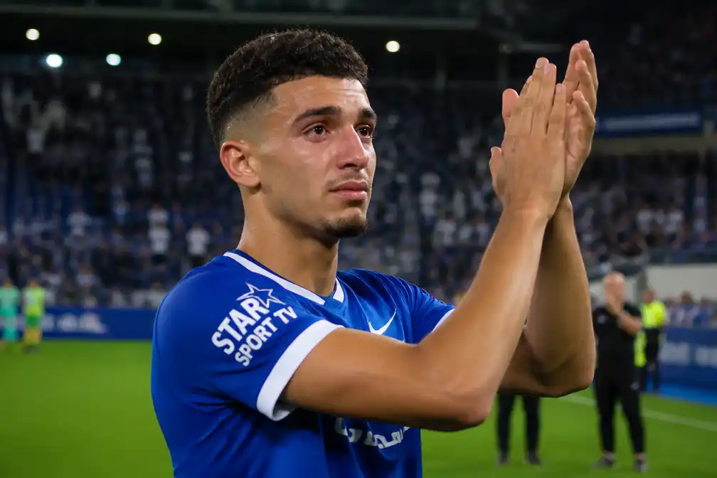 Zakaria El Ouahdi in tranen na zege Genk, transfer naar Hamburg dichtbij