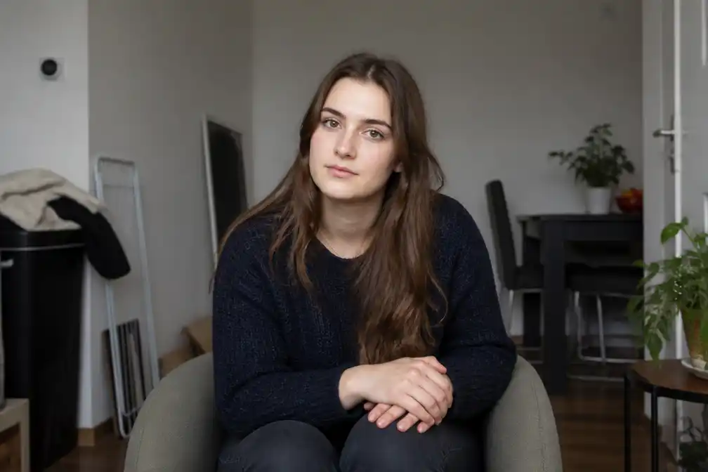 Arwen van Gilst (22) uit Enschede hoeft na overlijden moeder niet op straat
