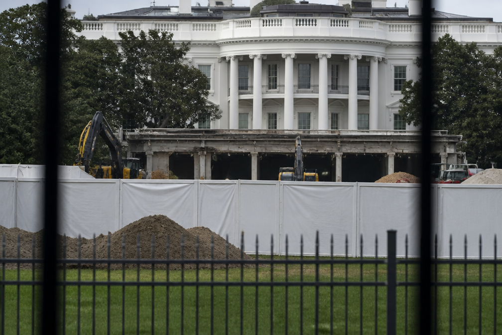 Hooggerechtshof staat bouw van Trumps balzaal in Witte Huis voorlopig toe
