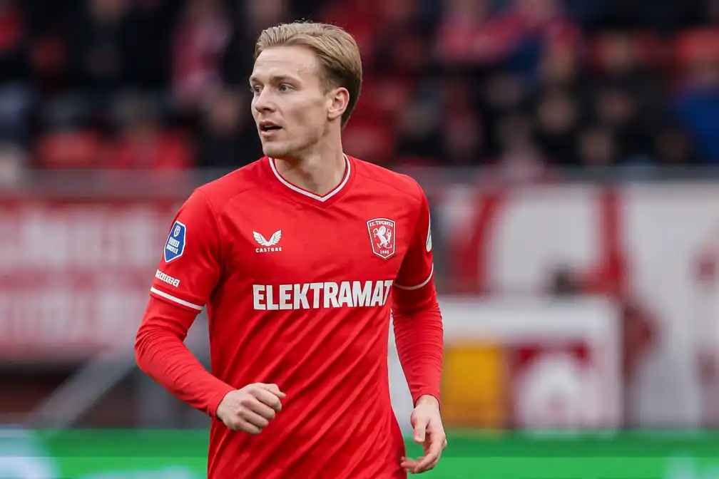 FC Twente laat middenvelder Arno Verschueren naar SK Beveren gaan