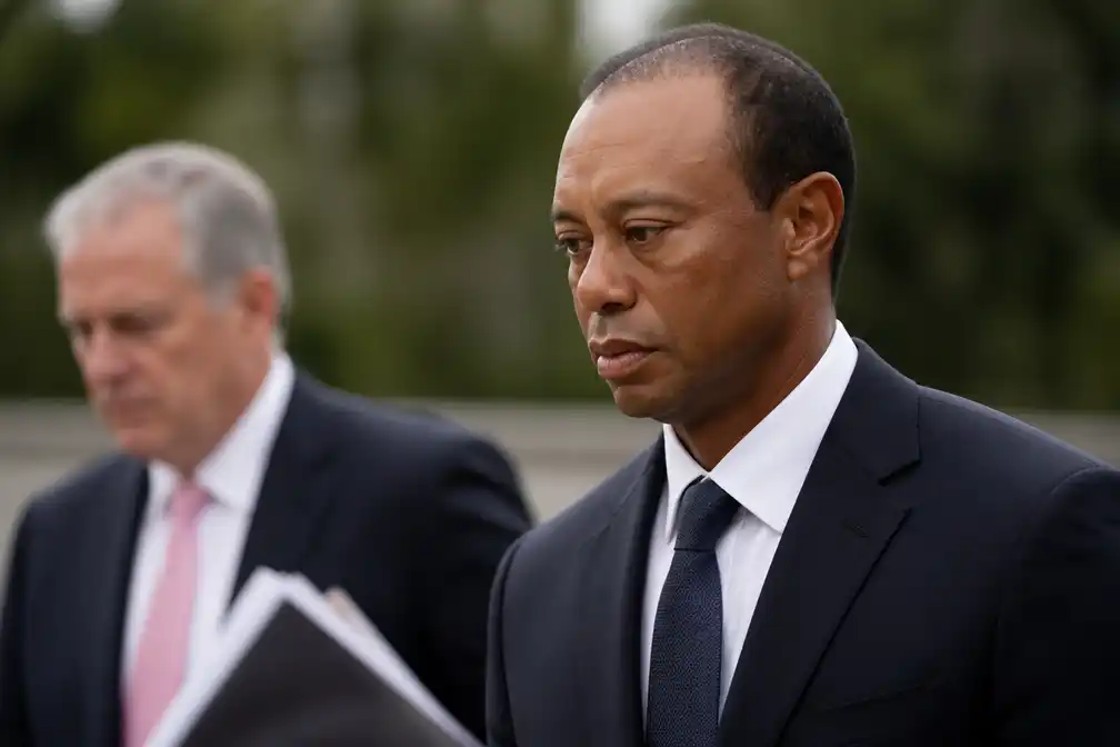 Tiger Woods wijzigt verhaal over auto-ongeluk tijdens zitting in Florida