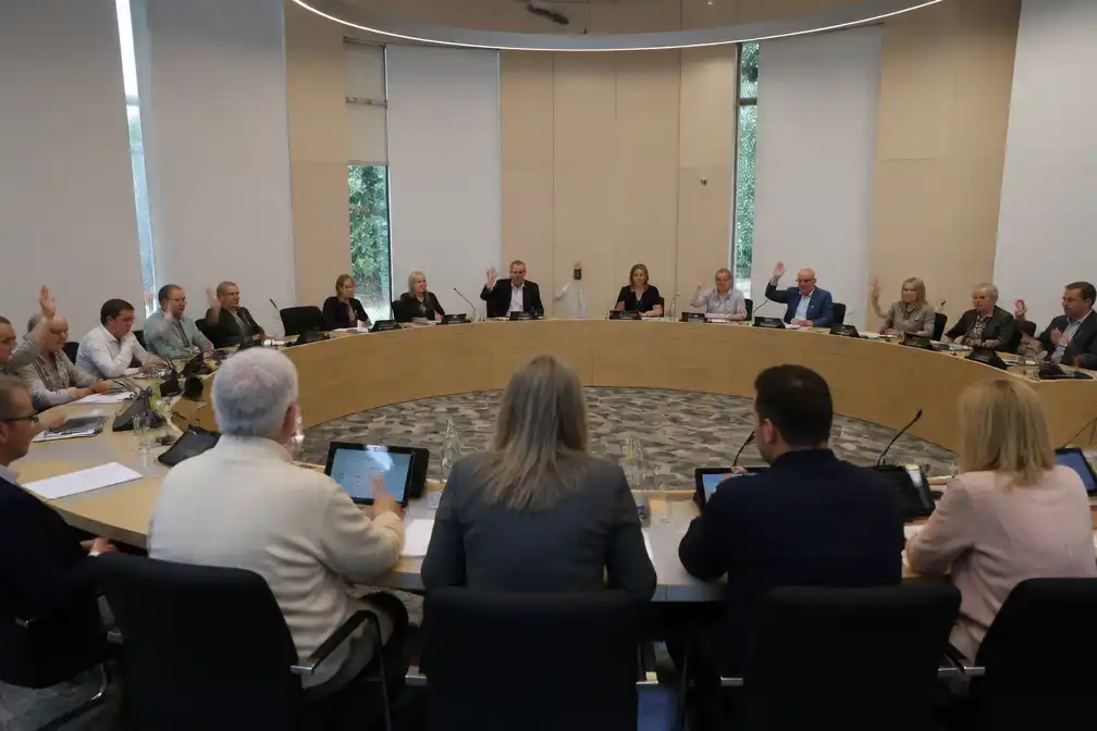 Sint-Gillis-Waas heeft weer meerderheid: onafhankelijk raadslid Van Puyvelde stapt in coalitie