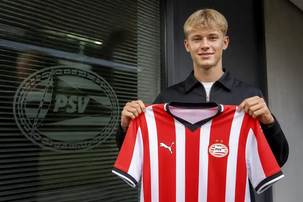 PSV presenteert Deense spits Mikkel Bro Hansen (17) van Bodø/Glimt