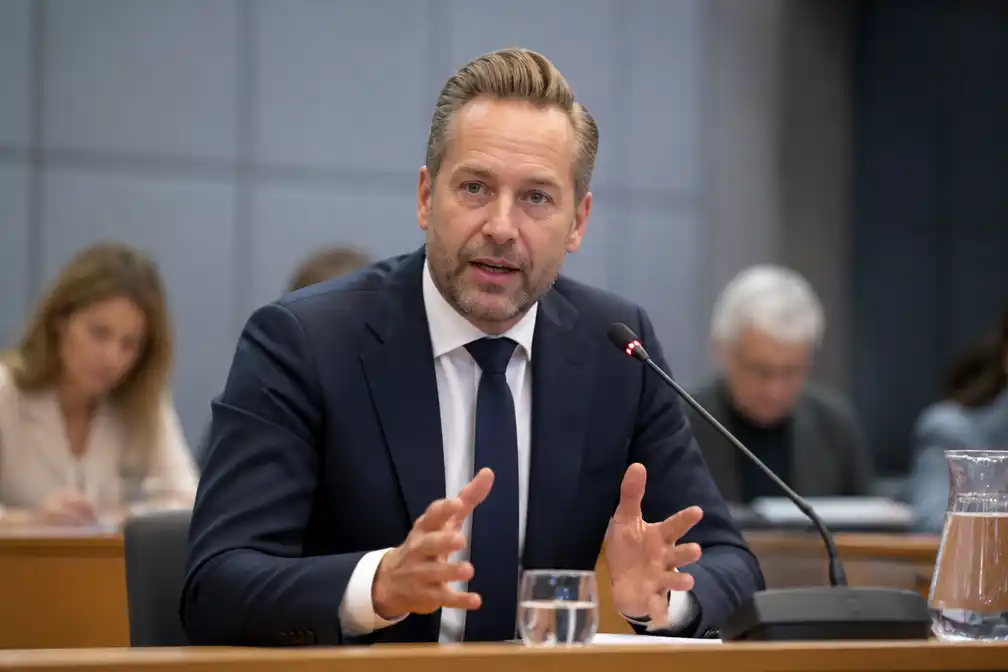 De Jonge: virus bestrijden woog zwaarder dan schade maatregelen