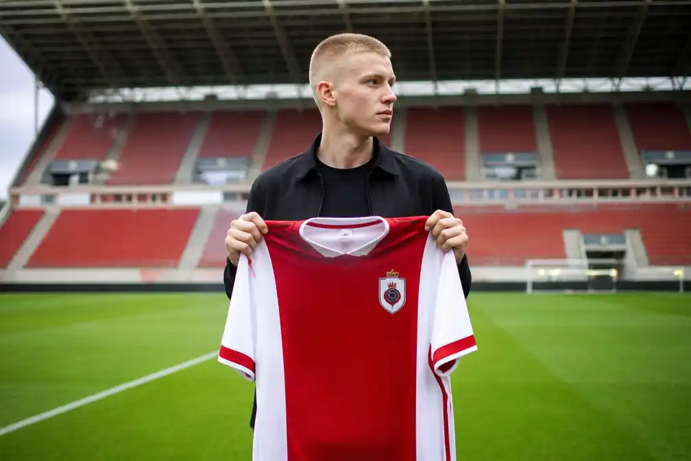 Arthur Vermeeren keert terug naar Royal Antwerp om carrière te herlanceren na tweeënhalf jaar buitenland