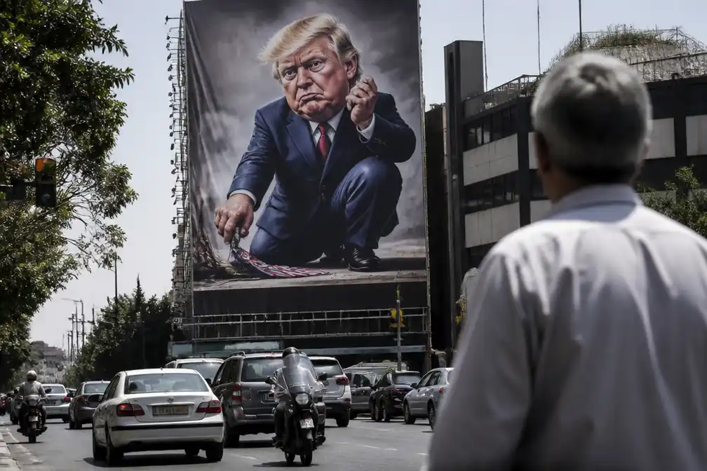 Iraanse billboards in Teheran spotten met Trump na Amerikaanse aanval