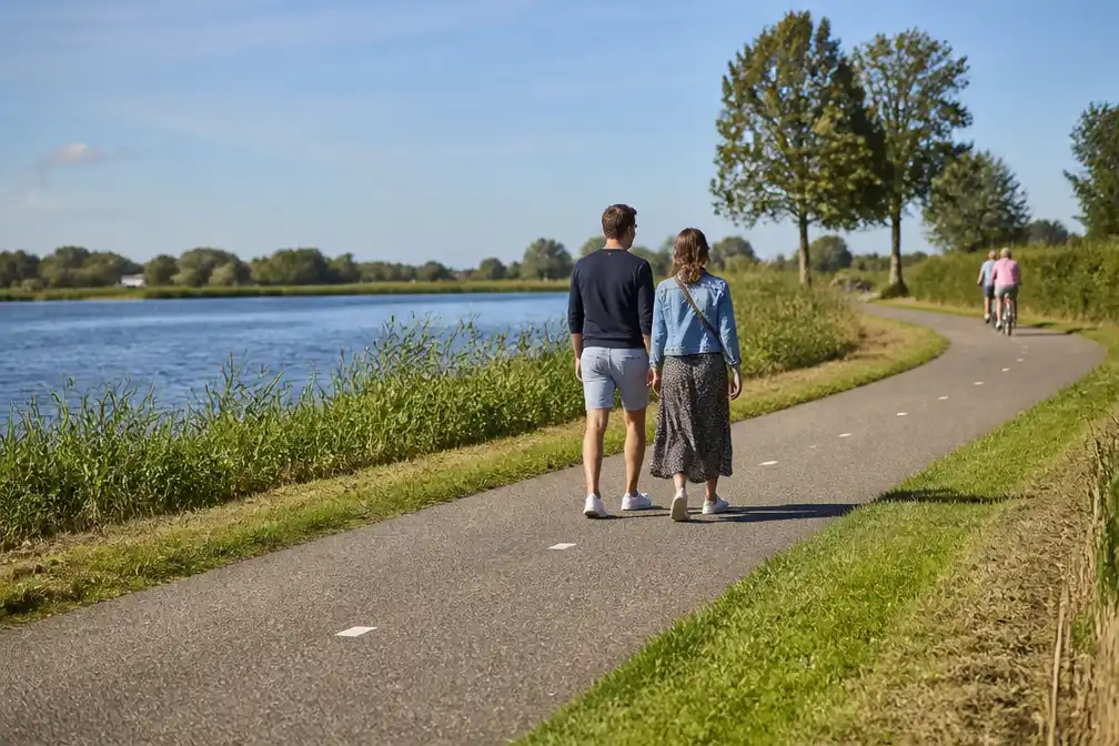 Nederland krijgt zonnige nazomerzondag met temperaturen tot 24 graden